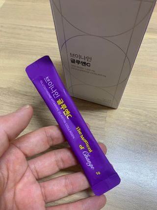 브이나인 글루타치온 비타민C 콜라겐 세라마이드 14포 1BOX — 5점을 준 리뷰어가 2022년 7월 올린 사용 사진