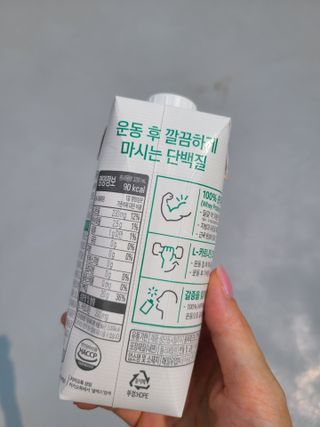셀렉스스포츠 셀렉스 스포츠 웨이 프로틴 복숭아_ 330ml x 12팩 — 4점을 준 리뷰어가 2021년 7월 올린 사용 사진