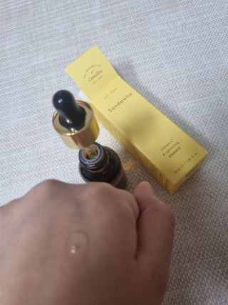 스킨큐어 산다화 비타민c 화이트닝 에센스 30ml — 5점을 준 리뷰어가 2024년 1월 올린 사용 사진