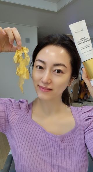 스킨클로저 바르바 프리미엄 골드리프팅팩 바르바 골드리프팅팩 — 5점을 준 리뷰어가 2022년 10월 올린 사용 사진