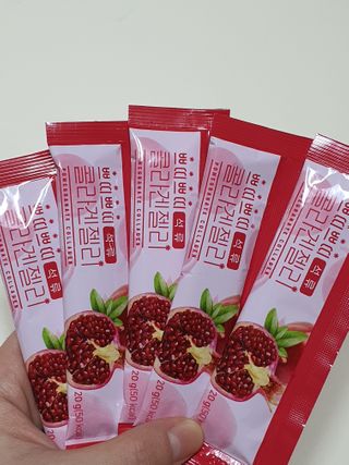 헬스업_쁘띠쁘띠석류콜라겐젤리_20g x 14포 — 4점을 준 리뷰어가 2020년 12월 올린 사용 사진