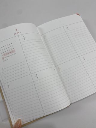 리훈 2023년 하고싶은말다이어리 (세로/정사각 중 택 1, 베이지/블루 중 택 1) — 5점을 준 리뷰어가 2023년 2월 올린 사용 사진