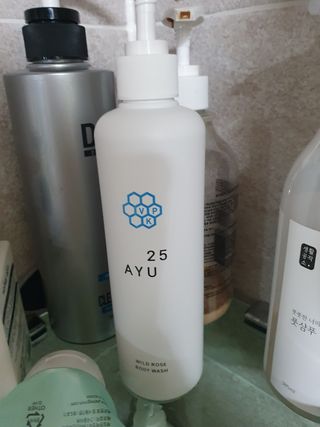 AYU25[아유트웬티파이브]피부 진정, 보습 와일즈 로즈 바디워시 — 4점을 준 리뷰어가 2021년 3월 올린 사용 사진