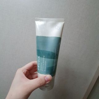 틱톡 [후르디아] 올리브영 아로마 비건 바디워시1종+바디로션1종 (그리너리) — 5점을 준 리뷰어가 2022년 11월 올린 사용 사진