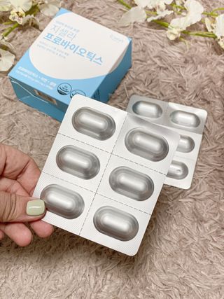 [지셀라] 프로바이오틱스 100억 유산균 보장 (1개월분 / 350mg X 30캡슐) — 5점을 준 리뷰어가 2023년 4월 올린 사용 사진