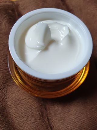 자민경 크레마카라콜 울트라 프로폴리스 하이드라 인텐스 크림 50ml — 4.5점을 준 리뷰어가 2021년 1월 올린 사용 사진