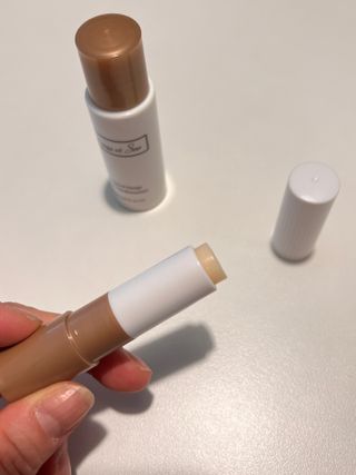 더사가오브수 [사가수] 효혜윤 보태니컬 에너지 에센스인로션 20ml /아이포올 스틱 3g — 5점을 준 리뷰어가 2023년 2월 올린 사용 사진