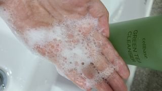 프리마인 메이크업과 들뜨는 각질까지 한방에 깐달걀로! 순하기까지한 셀베이스 그린티클렌저(200ml) — 5점을 준 리뷰어가 2023년 4월 올린 사용 사진