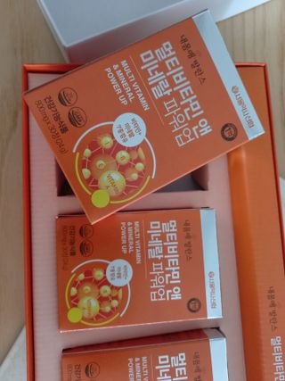 서울약사신협_내몸애발란스멀티비타민앤미네랄파워업_800mg x 90정 — 5점을 준 리뷰어가 2021년 5월 올린 사용 사진