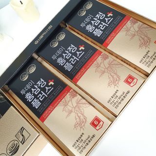 서울약사신협_투데이홍삼정플러스스틱_10g x 30포 — 5점을 준 리뷰어가 2021년 6월 올린 사용 사진