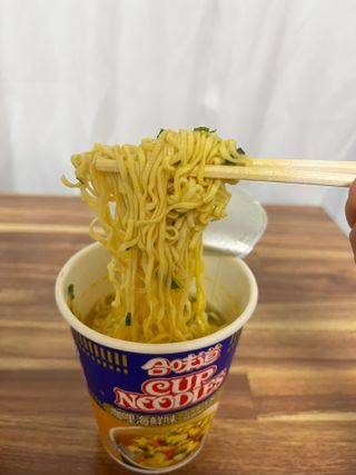NISSIN 닛신 컵누들  4종 - 씨푸드오리지날, 씨푸드 스파이시, 씨푸드 커리, 씨푸드 XO소스 — 5점을 준 리뷰어가 2022년 4월 올린 사용 사진