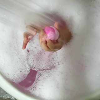 버블데이 아로마/과일 거품 입욕제 — 5점을 준 리뷰어가 2021년 7월 올린 사용 사진