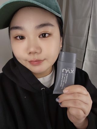 UVX 퀀텀 마스 올인원 톤업 선스크린 — 5점을 준 리뷰어가 2024년 3월 올린 사용 사진