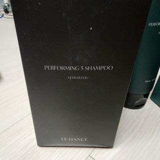 르핸스 퍼포밍 5 샴푸 비반트 포렛/베티버 포그 — 5점을 준 리뷰어가 2022년 12월 올린 사용 사진