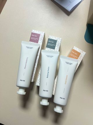 리엔케이 센티드 리페어 핸드크림 SET - 3 fragrance — 5점을 준 리뷰어가 2022년 11월 올린 사용 사진