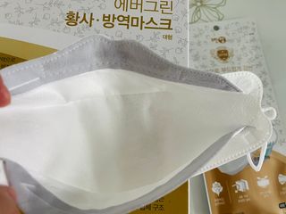 에버그린 순면 끈조절 KF94 마스크 - 화이트 30매 — 5점을 준 리뷰어가 2021년 4월 올린 사용 사진