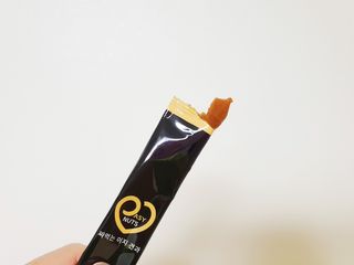 짜먹는 이지견과 짜먹는 이지아몬드, 짜먹는 이지허니피넛, 짜먹는 이지캐슈넛 각 10g X  10포 — 4점을 준 리뷰어가 2021년 3월 올린 사용 사진