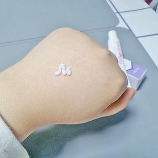 이엔코스 알부틴 알파 화이트닝크림 — 5점을 준 리뷰어가 2021년 3월 올린 사용 사진