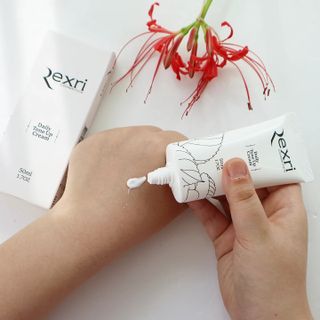 렉스리 데일리 톤업 크림 Rexri Daily Tone Up Cream — 5점을 준 리뷰어가 2022년 9월 올린 사용 사진