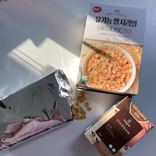 씨알푸드 유기농 쌀 시리얼 390g + 갓 구운 유기농 발아통곡물 150g — 5점을 준 리뷰어가 2021년 12월 올린 사용 사진