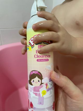 주식회사 권브라더스 [권브라더스] 목욕놀이 필수템, 핑키공주 유아버블클렌저 300ml 대용량 몽글몽글 구름 속 딸기향 — 5점을 준 리뷰어가 2022년 1월 올린 사용 사진