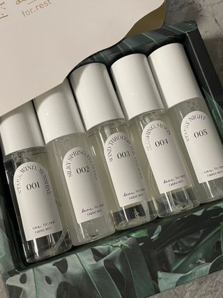 디어포레스트 [5개세트] 숲속의 하루 패브릭미스트 (섬유향수/ 룸스프레이) 50ml 5개 — 5점을 준 리뷰어가 2022년 9월 올린 사용 사진