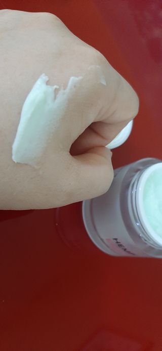 엔디어고 햄프에너지 베리어 크림 50ml — 5점을 준 리뷰어가 2022년 11월 올린 사용 사진