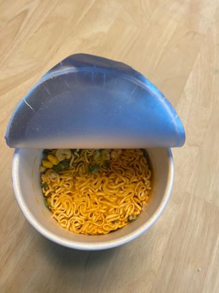 NISSIN 닛신 컵누들  4종 - 씨푸드오리지날, 씨푸드 스파이시, 씨푸드 커리, 씨푸드 XO소스 — 5점을 준 리뷰어가 2022년 11월 올린 사용 사진