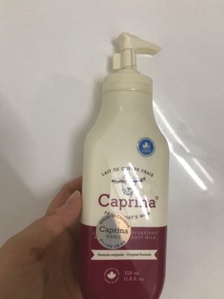 카프리나 프레쉬 산양밀크 모이스춰라이징 바디로션 350ml(오리지널향) — 5점을 준 리뷰어가 2022년 12월 올린 사용 사진
