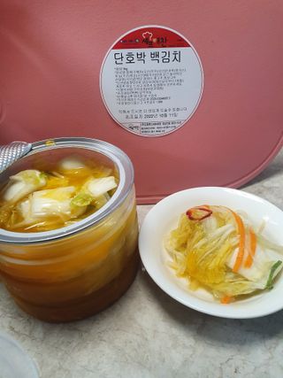 셰프애찬 단호박 백김치 1kg — 5점을 준 리뷰어가 2022년 10월 올린 사용 사진