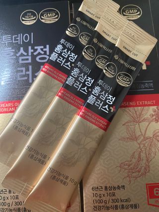 서울약사신협_투데이홍삼정플러스스틱_10g x 30포 — 5점을 준 리뷰어가 2021년 6월 올린 사용 사진