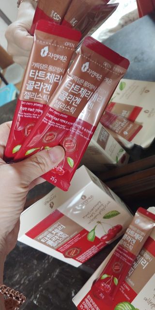 자연에온 가득담은 몽모랑시 타트체리 콜라겐 젤리스틱 — 5점을 준 리뷰어가 2020년 12월 올린 사용 사진