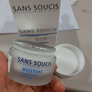 산수시 아쿠아 베네핏 24h 수부지 물광 속건조 수분크림 50ml — 5점을 준 리뷰어가 2021년 7월 올린 사용 사진