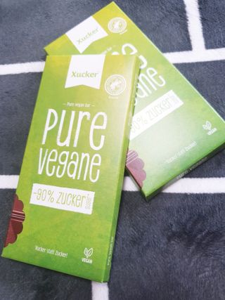 당류2g 자일리톨로 단맛을낸 슈카 퓨어비건 무설탕초콜릿 Xucker vegan 2개입 — 5점을 준 리뷰어가 2021년 4월 올린 사용 사진