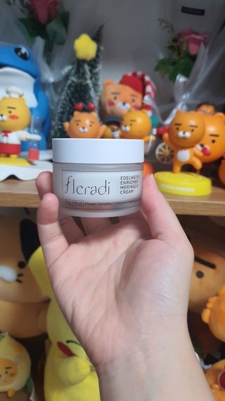 플레라디 에델바이스 인리치드 머랭 크림 — 5점을 준 리뷰어가 2021년 7월 올린 사용 사진