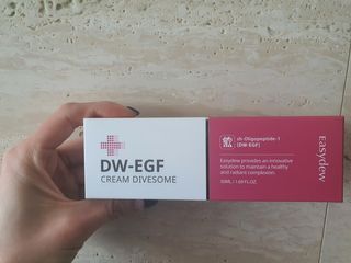 이지듀 DW-EGF 크림 다이브좀_콜라겐이 쏙쏙, 탄력피부로 다이빙 — 3점을 준 리뷰어가 2021년 2월 올린 사용 사진