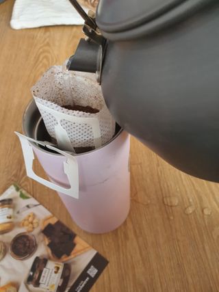도이퉁 드립백 커피 60g 다크로스트 미디움로스트 — 5점을 준 리뷰어가 2021년 2월 올린 사용 사진