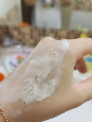 IO 아이오 오늘도 넌 눈부셔 - 데일리 스크럽 클렌징폼 — 5점을 준 리뷰어가 2021년 2월 올린 사용 사진