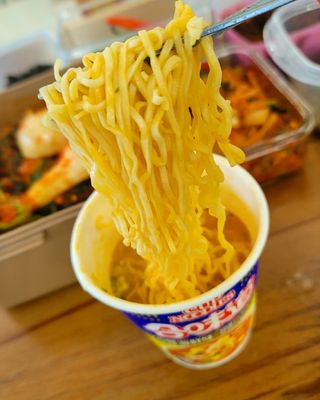 NISSIN 닛신 컵누들  4종 - 씨푸드오리지날, 씨푸드 스파이시, 씨푸드 커리, 씨푸드 XO소스 — 5점을 준 리뷰어가 2021년 12월 올린 사용 사진