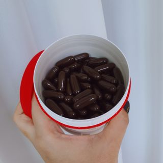 Swisse 스위스 고함량 프로폴리스 2,000mg 210정 — 5점을 준 리뷰어가 2021년 11월 올린 사용 사진