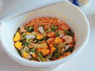 NISSIN 닛신 컵누들  4종 - 씨푸드오리지날, 씨푸드 스파이시, 씨푸드 커리, 씨푸드 XO소스 — 5점을 준 리뷰어가 2022년 3월 올린 사용 사진