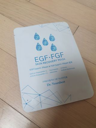 Dr.느루벗 느루벗 EGF FGF 스킨 리커버리 마스크 10장 — 5점을 준 리뷰어가 2021년 5월 올린 사용 사진