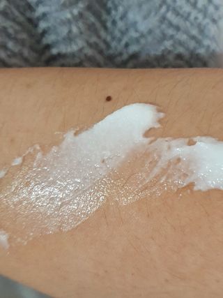 세이지빼빼 빼빼B 슬리미 히알 바디밤 150g — 1점을 준 리뷰어가 2022년 10월 올린 사용 사진