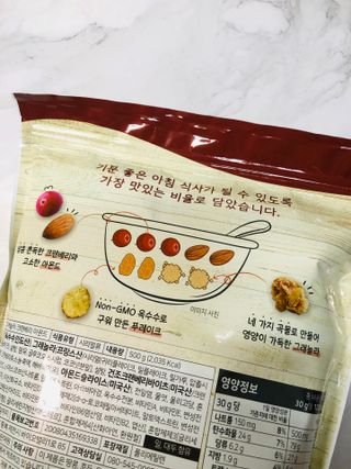 씨알푸드 씨알로 그래놀라 2종 후르츠+크랜베리 아몬드 — 5점을 준 리뷰어가 2022년 7월 올린 사용 사진