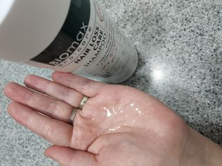 [바이오맥스] 프로코어 탈모완화샴푸 1000ml — 5점을 준 리뷰어가 2022년 8월 올린 사용 사진