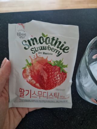 [복음자리] 바리스타 패키지 2종 랜덤발송 (딸기스무디 스틱+샤인머스캣에이드 or 망고스무디+자몽에이드) — 5점을 준 리뷰어가 2022년 7월 올린 사용 사진