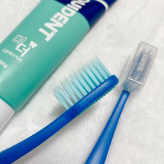 리퀴덴트 오랄케어 온가족용 리퀴덴트 더더 오랄케어 무불소 치약 + 임상시험완료 이중 미세 엠보싱 칫솔 올데이세트 — 4점을 준 리뷰어가 2021년 1월 올린 사용 사진