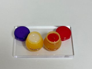[후르디아] 올리브영 꿀과즙 립밤 2종 (블루베리/석류) — 5점을 준 리뷰어가 2022년 11월 올린 사용 사진