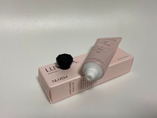 러브모아 향수 고체향수 승무원 고체향수 바르는 향수 니치향수 도손 우드세이지 앤 씨솔트 — 4.5점을 준 리뷰어가 2023년 1월 올린 사용 사진