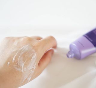 쿤달 BT21 시어버터 앤 마카다미아 퓨어 핸드크림 50ml 7구 기프트 세트 — 5점을 준 리뷰어가 2021년 3월 올린 사용 사진